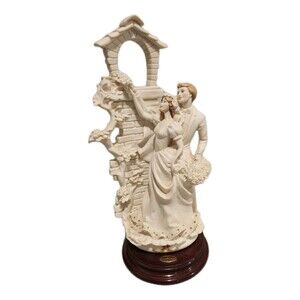 Vintage Giuseppe Armani "Love In Bloom" Figurine Florence Made in Italy